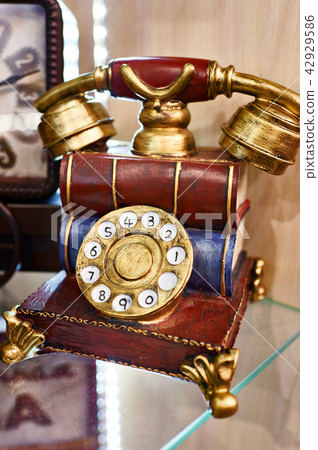 Model of vintage telephone with dial Model of vintage telephone with dial 42929586