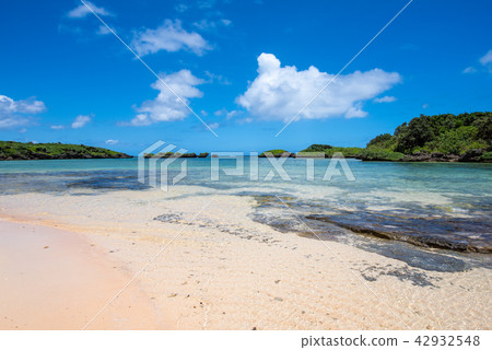 Iriomote Island star sand beach 42932548