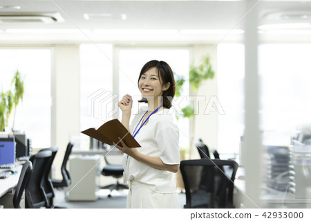 Business woman 42933000