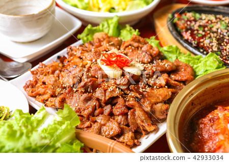 Marinated grilled Bulgogi 42933034