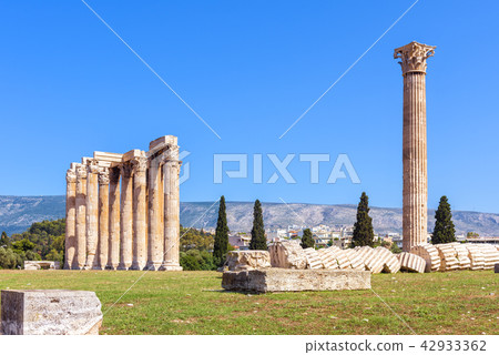 Ruins of the Temple of Olympian Zeus in Athens 42933362