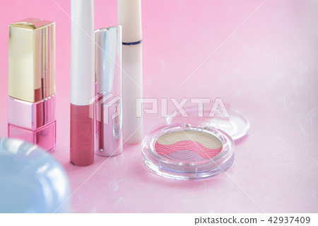 Cosmetics / cosmetics image 42937409