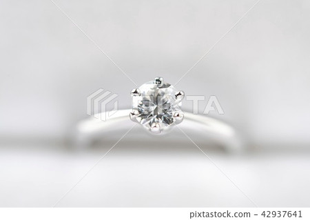Shining diamond wedding ring Shining diamond wedding ring 42937641