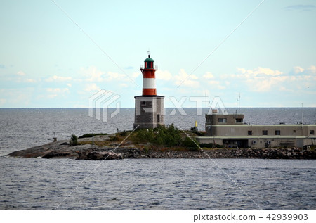 Lighthouse on the rocks in the Baltic Sea Lighthouse on the rocks in the Baltic Sea 42939903