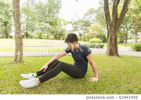 sportsman getting ready for athletic and fitness sportsman getting ready for athletic and fitness 42943408