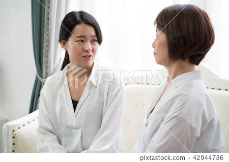父母和孩子 父母和孩子 42944786