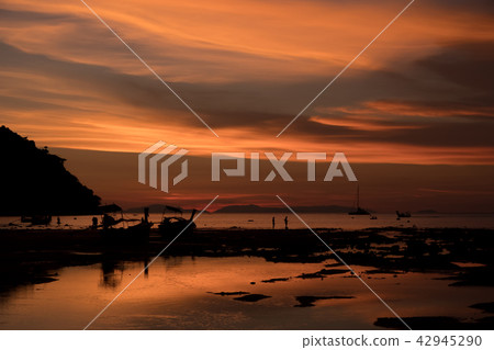 Sunset at Loh Dalum Bay, Phi Phi Island,Thailand. Sunset at Loh Dalum Bay, Phi Phi Island,Thailand. 42945290
