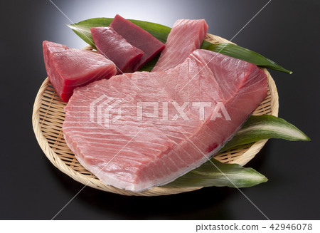 Tuna dismantling 42946078
