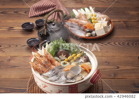 Seafood pot 42946082
