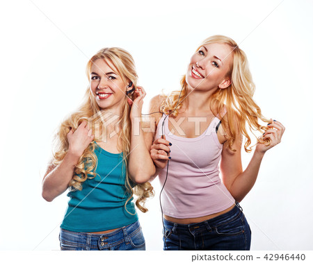 Girsl with headphones 42946440