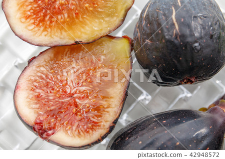 Fruit black Fig c. Variety: nuold colon 42948572