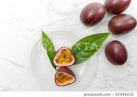 Fruit passion fruit Fruit passion fruit 42949220