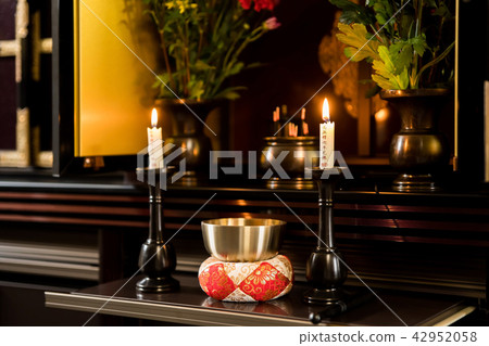 Buddhist altar 42952058