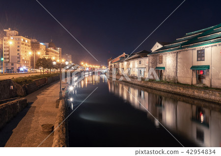 Night view of Otaru Canal / Scenery of retro city 42954834
