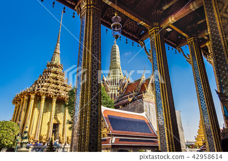 Pra Sui Ratana Chedi wat Phra Kaew Temple 42958614