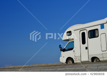 Embankment road camper Embankment road camper 42960608