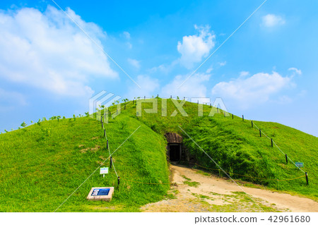 Saitobaru Burial Mounds [West City of Miyazaki Prefecture] 42961680