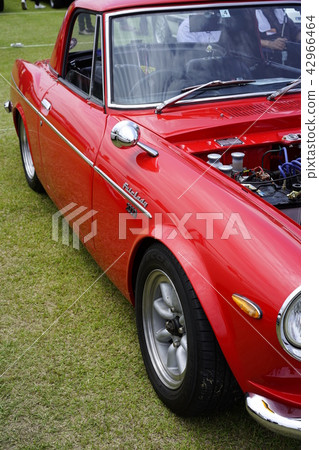 作為國內首款200公里/小時以上的高性能車型,Datsun Fairlady完成了Fairlady 2000型 作為國內首款200公里/小時以上的高性能車型,Datsun Fairlady完成了Fairlady 2000型 42966464