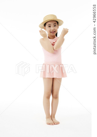 Water Play, Children 42966558