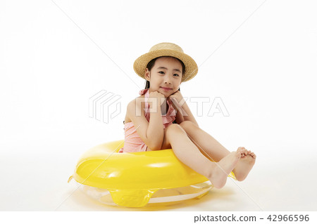 Water Play, Children 42966596