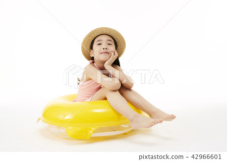 Water Play, Children 42966601