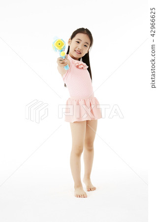 Water Play, Children 42966625