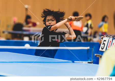 乒乓球男孩 42967794