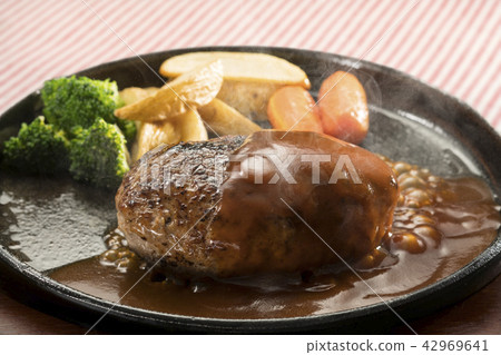 Hamburger steak  42969641