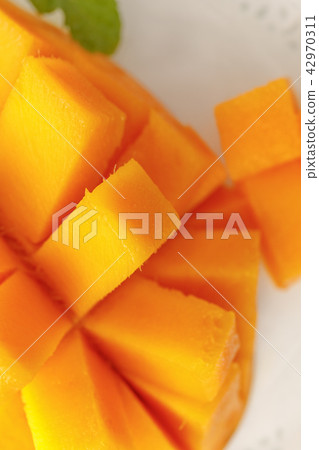 Fruit Mango variety: Apple mango 42970311