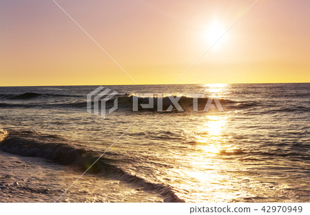Hawaiian sunset 42970949