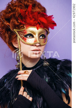 Red-haired lady Red-haired lady 42971902