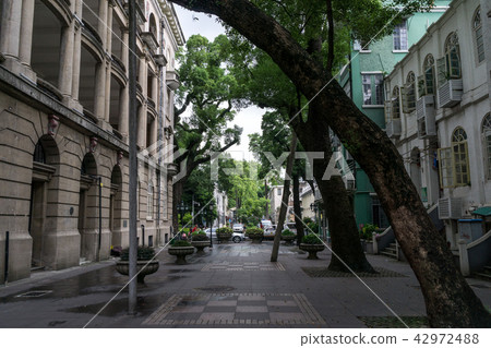 Shamian Island 42972488