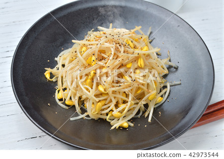 Sauteed bean sprouts, saving dishes, time cooking, home cooking, easy recipes, simple dishes, vegetable dishes. Sauteed bean sprouts, saving dishes, time cooking, home cooking, easy recipes, simple dishes, vegetable dishes. 42973544