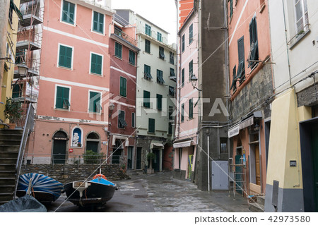 Streets of Vernazza Streets of Vernazza 42973580