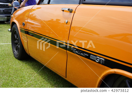 五十鈴Belet 1600 GT造型與雞蛋的外殼圖案外觀緊湊Bere G. 五十鈴Belet 1600 GT造型與雞蛋的外殼圖案外觀緊湊Bere G. 42973812