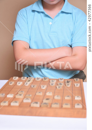 孩子們玩shogi 42977366