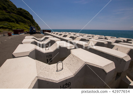 Tetra pod just recently made on the coast of Toda Tetra pod just recently made on the coast of Toda 42977654