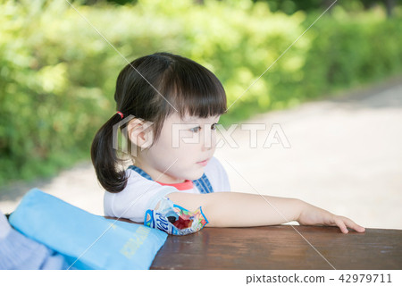 Nature and women's children 42979711