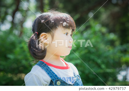 Nature and women's children 42979737