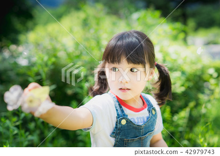 Nature and women's children 42979743