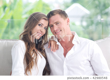 couple 42980548