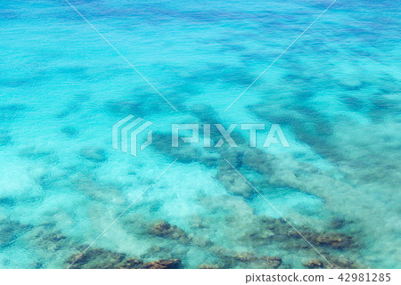 sea surface wit rock aerial sea surface wit rock aerial 42981285