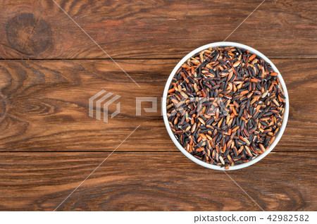 Wild rice in bowl Wild rice in bowl 42982582