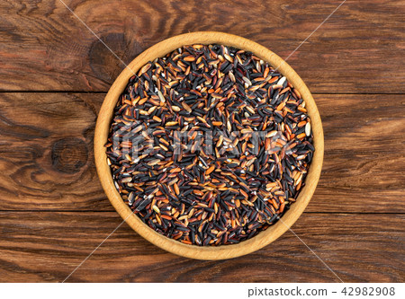 Wild rice in bowl Wild rice in bowl 42982908