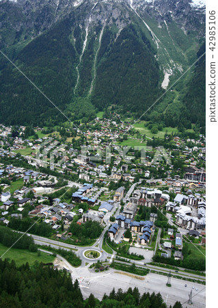 夏蒙尼村 42985106
