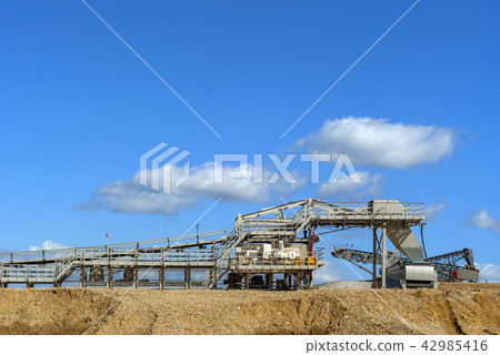 Gravel sorting machine 42985416