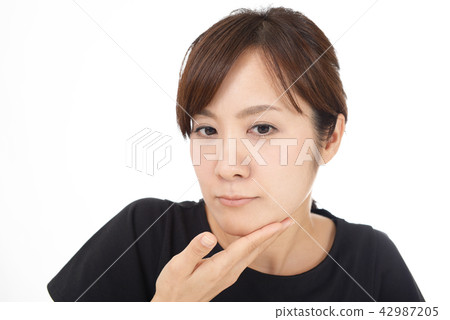 女性肖像 42987205