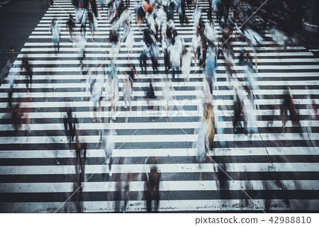 People who cross the pedestrian slow shutter 42988810