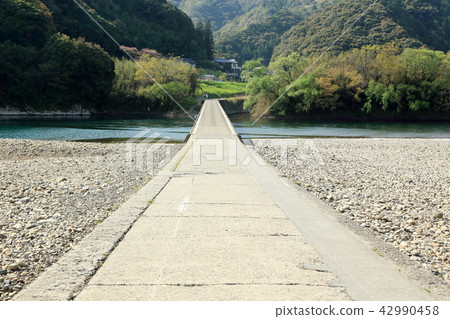 四萬十河的沉降橋 四萬十河的沉降橋 42990458