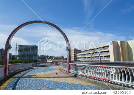 從Minami-Osawa Rondo人行橋看的城市風景 從Minami-Osawa Rondo人行橋看的城市風景 42995103